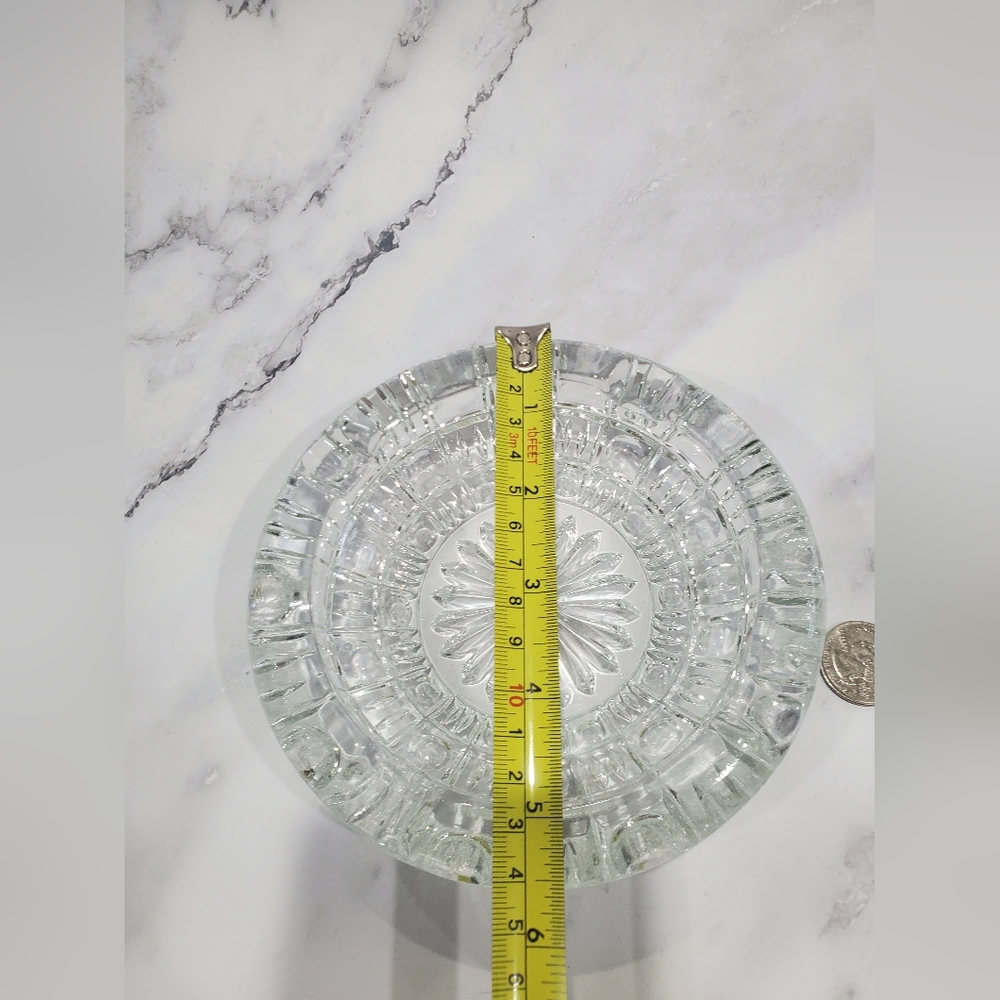 Vintage Daisy Glass Ashtray - Picture 3 of 3